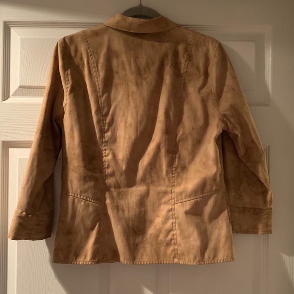 DONATED: Button Down Top - Picture 3 of 4